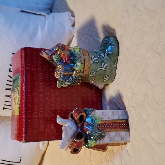 FITZ AND FLOYD GREGORIAN S&P - Picture 2 of 3